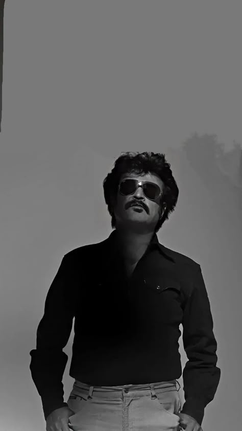 Sivaji Rajinikanth Aesthetic, Rajinikanth Black And White, Rajinikanth Wallpapers, Swag Poster, South Film, Actors Illustration, South Star, Classic Films Posters, Film Posters Art