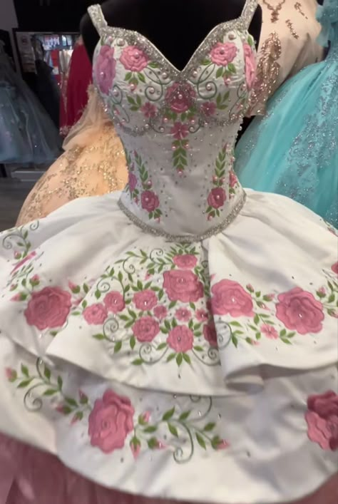 Quince Dresses Ranchera, Pink Ranchero Quince, Charro 15 Dresses, Guatemala Quinceanera Dresses, Hot Pink Chambelan Outfits, Charro Pink Quinceanera Dresses, Pink Charro Quince Dress, Charo Quinceanera Dresses Pink, Pink Flower Quince Dress