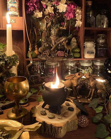 Photo by Enchanted Living on May 01, 2022. Candles Witch Aesthetic, Pagan Altar Aesthetic, Witchcraft Aesthetic Dark, Green Witch Aesthetic Home, Shadow Magic Aesthetic, Beltane Altar, Healer Witch, Witches Room, Apothecary Aesthetic