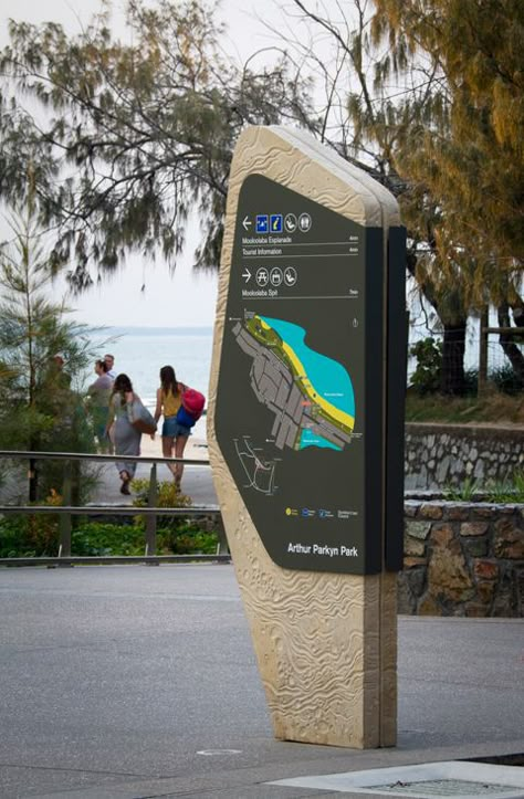 Places in the sun - Dot Dash Pylon Signage, Pylon Sign, Park Signage, Wayfinding Signage Design, Signage And Wayfinding, Wayfinding Signs, Directional Signage, Way Finding, Sign System