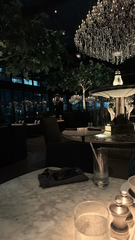 Marble aesthetic chandelier restaurant luxury dinner date Fancy Eating Aesthetic, Dinner Date Night Aesthetic, Dinner Place, Dinner Interior Design, Luxury Date Aesthetic, Nice Dinner Aesthetic, Expensive Date, Posh Restaurant, Fancy Dinner Pictures