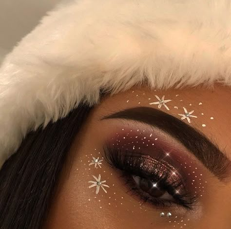 New Year’s Eve Glam Makeup, Hot Cocoa Makeup, Easy Xmas Makeup, Christmas Make Up Ideas Simple, Thanksgiving Make Up Looks, Christmas Eye Makeup Looks, Cute Thanksgiving Makeup Looks, Christmas Inspired Makeup Looks, Christmas Makeup Looks Holidays