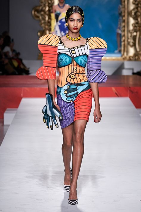 Moschino Spring 2020, Cubism Fashion, Moschino Fashion, Milan Fashion Week Spring 2020, Moda Outfit, Weird Fashion, Ap Art, Art Portfolio, Mode Inspiration