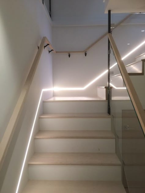 Stairs With Lights, Stairs Lighting Ideas, درابزين السلم, Staircase Lighting Ideas, درج السلم, Led Stair Lights, Stairs Lighting, Blitz Design, Stairwell Lighting