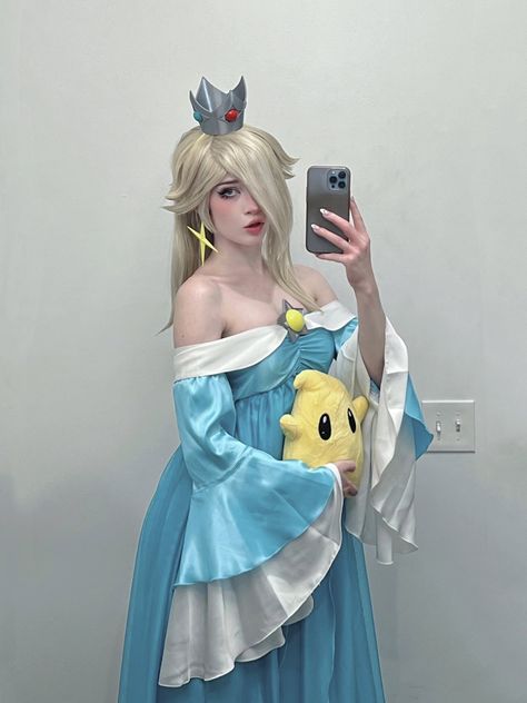 Rosalina Costume, Cosplay Eyes, Rosalina Cosplay, Mario Halloween, Mario Cosplay, Peach Cosplay, The Super Mario Bros Movie, Mario Costume, Super Mario Bros Movie