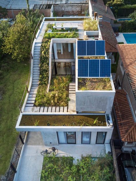 Modern Concrete House, Green Roof Design, Garden Architecture, Concrete House, Green Architecture, Rooftop Garden, Eco House, Roof Garden, Eco Friendly House