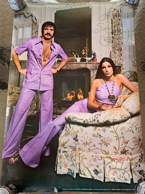 Rock And Roll Couple Costume, Sonny And Cher Costumes, Hollywood 70s, Vintage Poster Music, 70s Couple, Cher 70s, Cher Fashion, Sonny Bono, Cher Costume