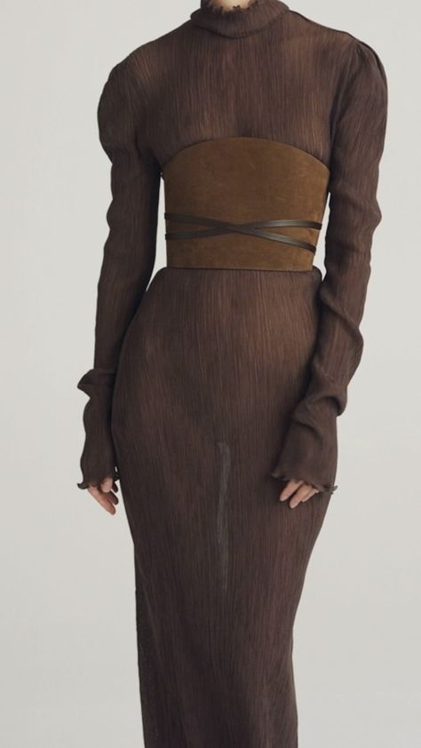 Medium High Contrast Outfits, Chocolate Brown Fashion, Chocolate Brown Outfit, Brown Dress Outfit, Cool Style Outfits, Brown Combination, Chocolate Brown Dress, Brown Maxi Dress, Suede Outfit