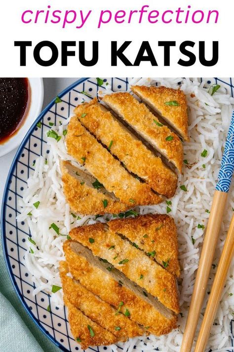 This Crispy Tofu Katsu will make everyone love tofu! With simple steps, you'll have the perfect katsu that's crispy on the outside and soft in the middle. Pan fry, deep fry or even use your air fryer All Natural Diet, Asian Tofu Recipes, Dinner Dessert Ideas, Tofu Katsu, Katsu Recipes, Recipes For School, Vegan Meat Recipe, Quick And Easy Food, Tofu Noodles