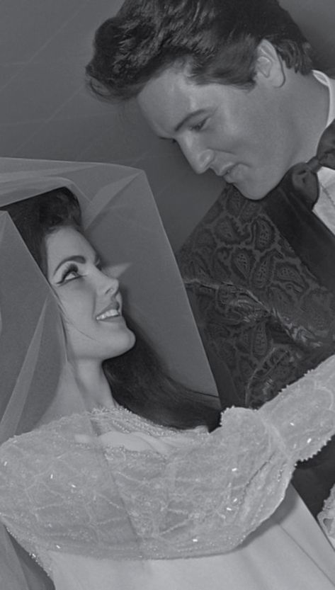 Priscilla Core, Priscilla Presley Wedding, Presley Core, Elvis Presley And Priscilla, Elvis Wallpaper, Elvis Wedding, Terry O Neill, Elvis Priscilla, Elvis Movie