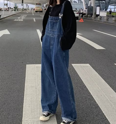 Mode Harajuku, Straight Wide Leg Pants, Preppy Mode, Commuter Style, Overalls Vintage, Outfit Korean Style, Moda Denim, Pumpkin Patch Outfit, Looks Pinterest