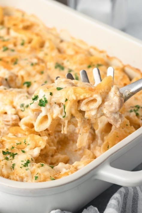 Oven Baked Chicken Casserole, Chicken Pasta Cheese Casserole, Recipes With Leftover Pasta, Dinner Recipes Make Ahead, Chicken Pasta With Cream Of Chicken Soup, Chicken And Noodle Recipes Easy, Creamy Chicken Pasta Casserole, Super Easy Casserole Recipes, Chicken Make Ahead Meals