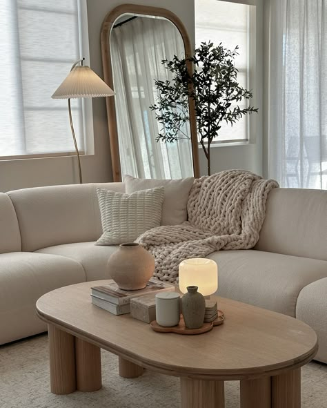 Coffee Table With Beige Couch, Coffee Table Inspo Decor, Coffee Table Apartment, Soft Apartment Decor, Coffee Table Set Up, Beige House Decor, Coffee Table For Sectional Couch, White Coffee Table Decor, Living Room Table Ideas