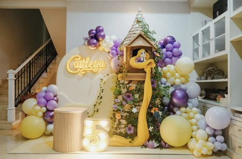 Tangled Balloon Decoration, Rapunzel Balloon Decorations, Tangled Backdrop, Rapunzel Backdrop, Rapunzel Decorations, Tangled Decorations, Rapunzel Birthday Theme, Tangled Themed Birthday Party, Rapunzel Birthday Party Ideas