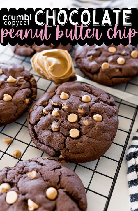 Crumbl Recipes, Copycat Crumbl Cookies, Chocolate Peanut Butter Chip Cookies, Crumbl Cookie Recipes, Copycat Cookies, Crumbl Copycat, Peanut Butter Chip Cookies, Crumble Cookie Recipe, Cooking With Karli