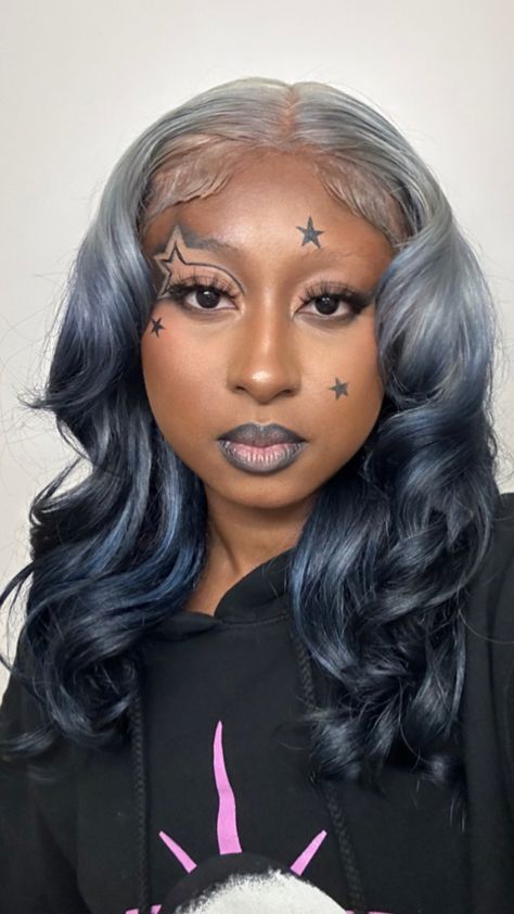 Alt Star Makeup 🤪 Star Eye Makeup Look, Graphic Liner Makeup Black, Blue Star Makeup, Star Graphic Liner, Star Makeup Y2k, Star Makeup Look, Star Eye Makeup, Star Eyeliner, Star Eyeshadow