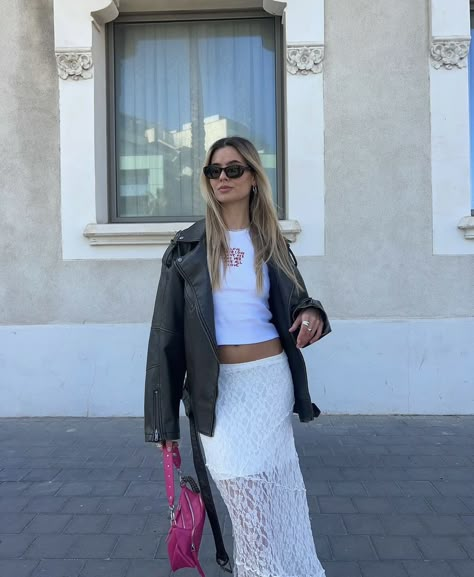 White Layered Skirt Outfit, Long White Lace Skirt, Layered Skirt Outfit, Long Lace Skirt, Spring Autumn Outfits, White Skirt Outfits, Outfits With Skirts, If Looks Could Kill, White Lace Skirt