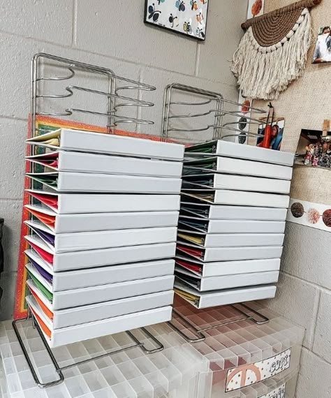 pizza racks to organize student take home work Classroom Mailbox Ideas, Classroom Mailbox, Classroom Organization High School, Classroom Mailboxes, Student Binders, Classroom Organization Elementary, Classroom Hacks, Mailbox Ideas, Classroom Organisation