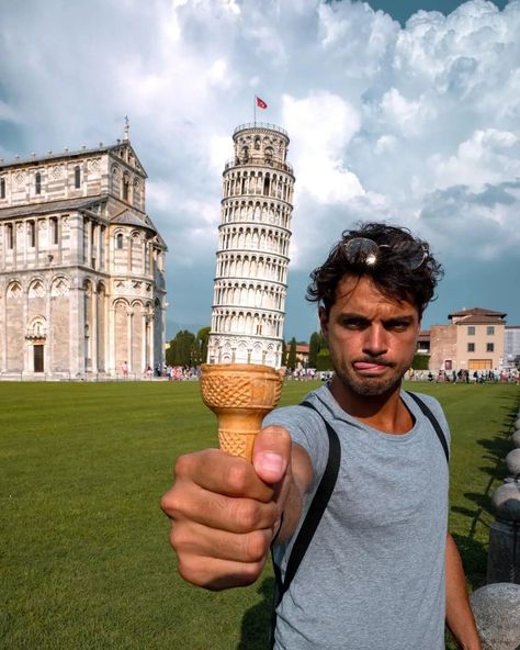 Leaning Tower Of Pisa Pose, Pisa Photo Ideas, Photography Class Ideas, Fun With Statues, Pisa Tower, Funny Cartoon Memes, Dapper Mens Fashion, Air Asia, Pisa Italy