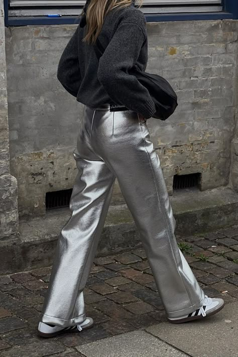 The silver trouser trend is going nowhere for autumn. Click here to see the best silver trousers available to buy now, as well as tips on how to wear them. Silver Jeans Outfit, Silver Pants Outfit, Silver Trousers, Metallic Trousers, Side Stripe Trousers, Silver Outfits, Silver Pants, Jeans Outfit Winter, Metallic Jeans