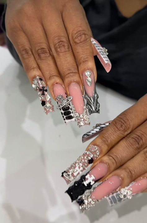 Black Exotic Nails, Long Black Nail Ideas, Black Freestyle Nails, White Baddie Nails, Long Junk Nails, Nail Charm Ideas, Black Junk Nails, Birthday Nails Black, Junk Nails