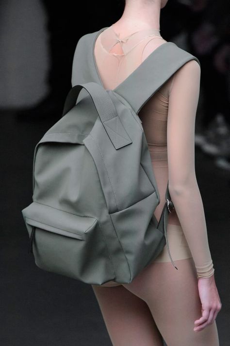 Adidas Tumblr, Yeezy Fashion, Bag Inspiration, Beauty Bags, Bag Details, Men's Bags, Best Bags, Bag Design, Fall 2015