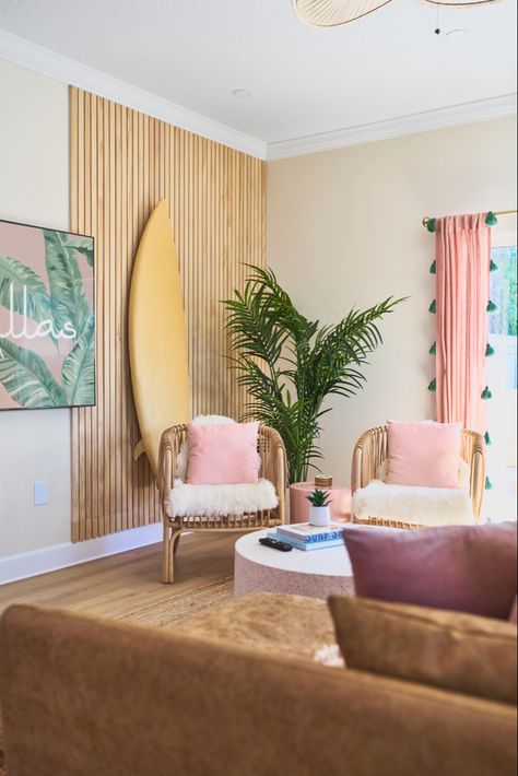 Surfer Chic Style Home, Surfboard As Decor, Beach Aesthetic Office, Miami Inspired Decor, Beachy Eclectic Decor, Retro Beach Living Room, Beachy Airbnb Decor, First House Bedroom Ideas, Girly Beach House