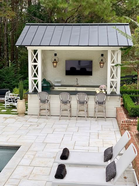 Outdoor Pergola Bar And Grill, Pool Bar With Tv, Pool Gazebo With Bar, Small Pool Bar Ideas, Farmhouse Bbq Area, Cute Pool House, Cedar Landscaping Ideas, Outdoor Bar With Bathroom, Backyard Bbq Kitchen Ideas