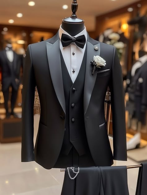 Men��’s Tuxedo Prom, Royal Tuxedo For Men, Simple Tuxedo Men, Complete Suit Men, Pent Coat Designs For Men, Tuxedo Waistcoat Men, New Blazer Design For Men, Designer Tuxedo Suits For Men Wedding, Coat Pent Designs