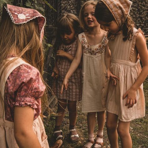 Bohemian Kids, Hippie Kids, Hippie Mom, Vintage Kids Clothes, Boho Kids, Kid Fashion, Baby Style, Tiny Humans, Stylish Kids