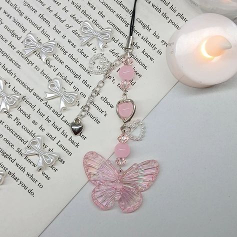 BUTTERFLY PHONE CHARM🩷🎀 Butterfly Phone Charm, Beaded Keychain Diy, Cute Phone Charms, Keychain Beads, Butterfly Keychain, Beaded Diy, Traditional Necklace, Keychain Phone, Strap Phone