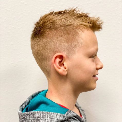 Faux Hawk haircuts are a stylish and trendy choice for boys. It’s a cool look that maintains the edge of a traditional mohawk while being … The post 19 Trendy Faux Hawk Haircuts For Boys (2023) appeared first on Mr. Kids Haircuts. Fauxhawk Hairstyle, Boys Faux Hawk, Bangs For Kids, Short Faux Hawk, Haircuts For Little Boys, Fohawk Haircut, Curly Faux Hawk, Teen Haircuts, Haircuts For Boys