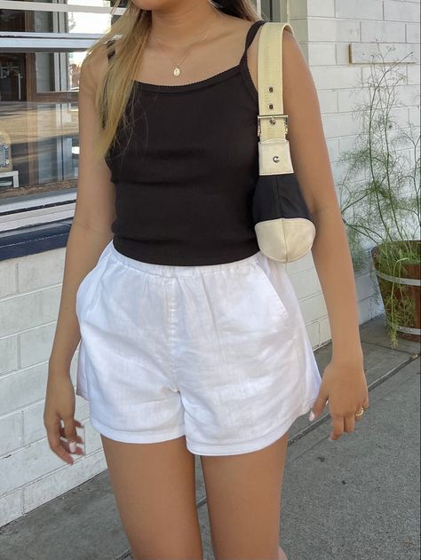 White Linen Shorts Outfit Summer, White Linen Shorts Outfit, Linen Shorts Outfit Summer, Linen Shorts Outfit, White Shorts Outfit, White Linen Shorts, Summer Shorts Outfits, Aesthetic Tiktok, Shorts Outfit