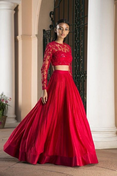 Delicate floral embroidered lehenga set- comes with silk gathered skirt, full sleeve embellished net choli/blouse along with a net dupatta. Made with the finest quality fabrics and intricate detailing that can be worn on numerous occasions like weddings, Diwali, Eid, etc. 🦋 For any customisation, Lehenga Styles, Lengha Blouse, Ridhi Mehra, Indian Outfits Lehenga, Wedding Lehenga Designs, Lehenga Designs Simple, Lehnga Dress, Bridal Lehenga Red, Fancy Blouse