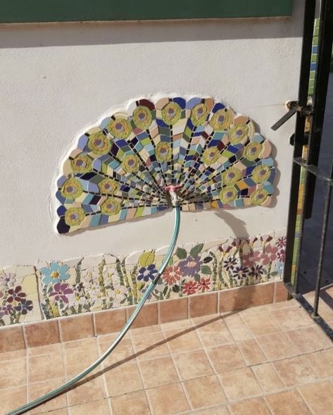 Outdoor Mosaic Ideas, Mosaic Garden Art, Mosaic Art Projects, Mosaic Madness, Mosaic Artwork, Have Inspiration, Mosaic Garden, Garden Yard Ideas, Mosaic Projects