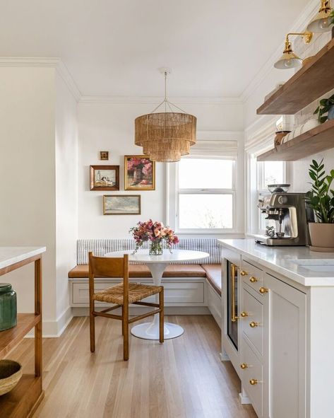 Breakfast Nook In Kitchen, Wooden Floors, Kitchen Nook, Dining Nook, Kitchen Inspo, Kitchen Reno, Breakfast Nook, Banquette, My New Room