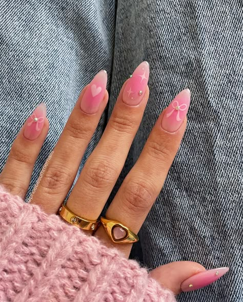 Okay when I saw @heluviee pink aura nails I just knew I had to recreate them and I’m in love 🩷🎀 I used eyeshadow to create the pink aura l… | Instagram Nails Coquette, Aura Nails, Light Pink Nails, Airbrush Nails, Nagel Tips, Cute Spring Nails, Smink Inspiration, Blush Nails, Pink Nail