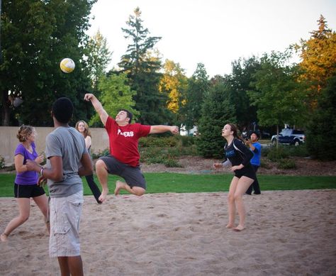 glamorous volley ballin Volleyball Fail, Volleyball Jokes, Volleyball Photos, Soccer Predictions, Volleyball Humor, Funny Poses, Volleyball Players, Bad Timing, You Funny