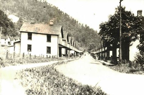 Wayland, KY - Floyd County Appalachian People, Floyd County, Eastern Kentucky, Historical Pics, Railroad History, Kentucky Home, Appalachian Mountains, Country Stars, Historical Pictures