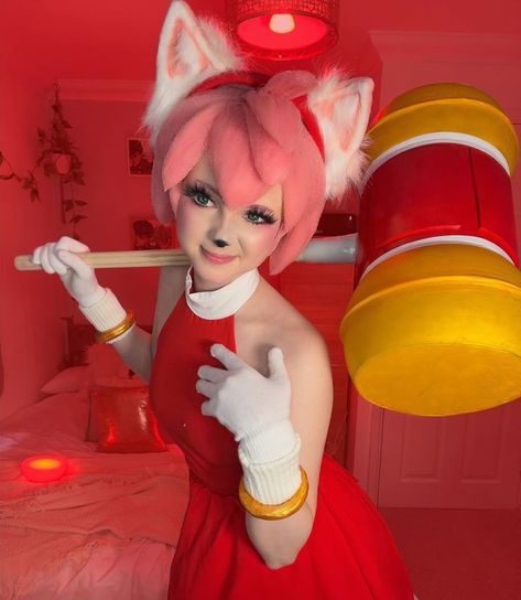 Sonic And Amy Cosplay, Amy Rose Cosplay, Amy Rose Costume, Amy Cosplay, Sonic Makeup, Amy Rose Hedgehog, Sonic Cosplay, Sonic The Hedgehog Costume, Crazy Cosplay