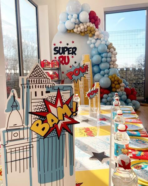 Superhero theme party