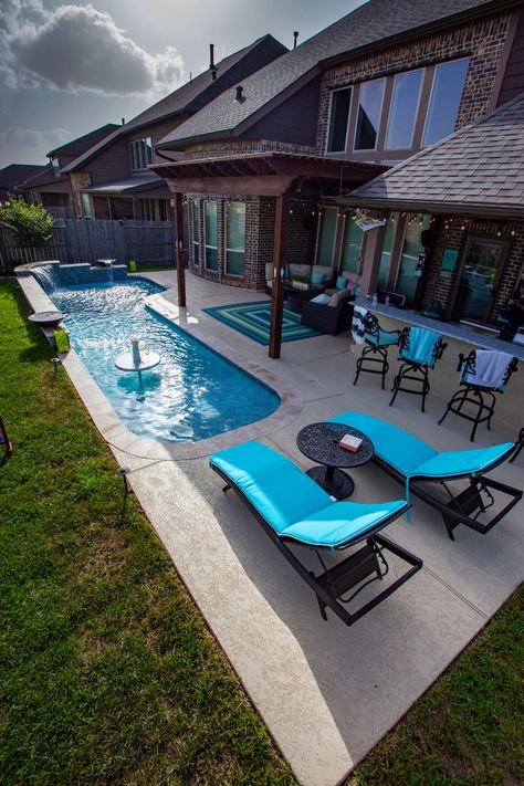 Small Pools Backyard, Small Inground Pool, Dream Backyard Pool, Pools Backyard Inground, Small Swimming Pools, Small Pool Design, Backyard Pool Landscaping, Backyard Remodel, Casa Exterior