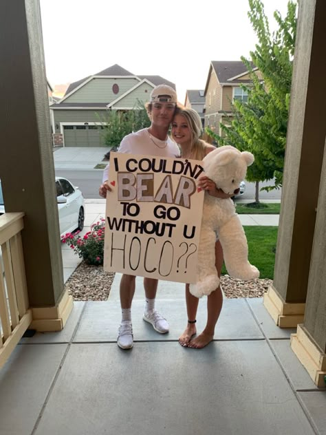 Hoco Proposal Ideas, Sweet Gestures, Muddy Buddies Recipe, Ways To Propose, Romantic Ideas, Hoco Proposals, Hoco Proposals Ideas, Flash Mob, Sidewalk Chalk