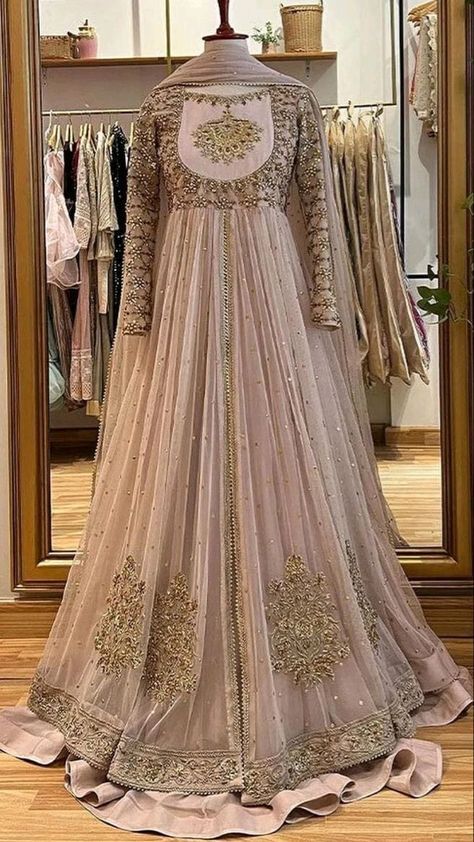 Nikah Dress, Desi Wedding Dresses, Latest Bridal Dresses, Bridal Dresses Pakistan, Pakistani Fancy Dresses, Beautiful Pakistani Dresses, Fancy Dresses Long, Bridal Dress Fashion, Pakistani Bridal Dresses