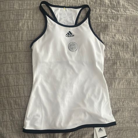 Adidas Climachill Workout Tank In Size Xs Never Worn Only Tried On. New With Tags Tennis Outfits, Tennis Tank Tops, Adidas Tank Top, Tennis Tops, Cute Gym Outfits, Adidas Crop, Running Tank Tops, Red Tank Tops, Gym Tops