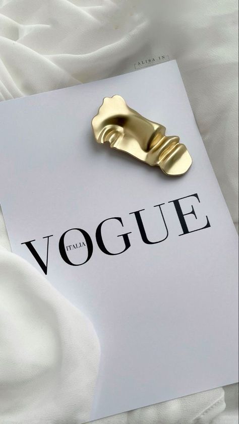 Vogue Wallpaper, Nail Store, Nail Pictures, Nail Photos, Instagram Feed Inspiration, Fashion Wallpaper, Salon Design, Beige Aesthetic, Vogue Magazine