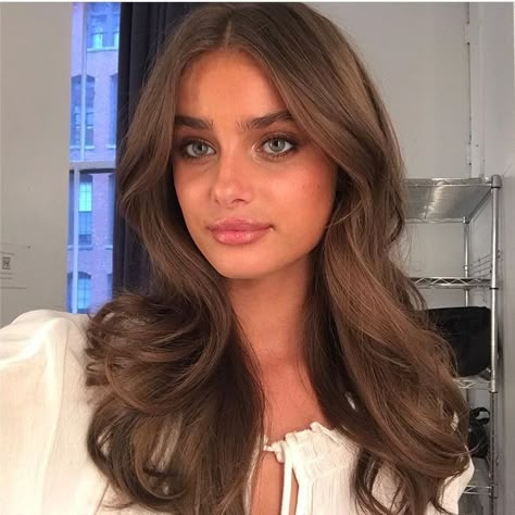 Taylor Hill Hair Color, Taylor Hill Hair, Taylor Marie Hill, Brown Hair Balayage, Taylor Hill, Hair Inspo Color, Grunge Hair, Curtain Bangs, Light Brown Hair