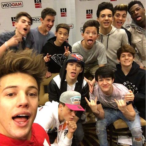 Getting ready... ☺️ Macon Boys, Omaha Squad, Brandon Rowland, Hunter Rowland, Boy Squad, Jacob Sartorius, Things To Do With Boys, Magcon Boys, Cameron Dallas