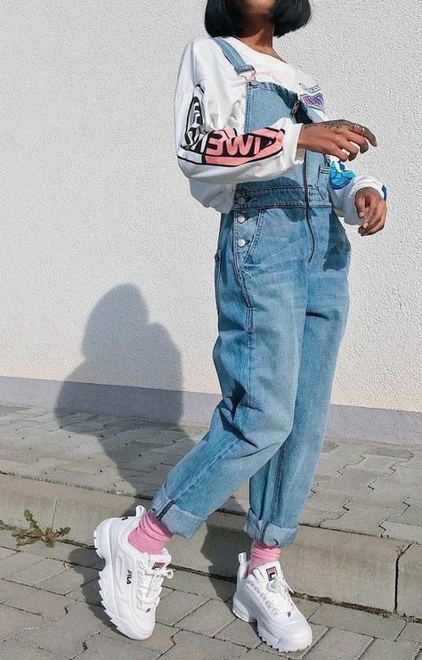 Fila Outfit, Women's Streetwear Fashion, Urban Apparel, Streetwear Girl, Streetwear Mode, Edgy Chic, Street Style Chic, Streetwear Fashion Women, Urban Outfits