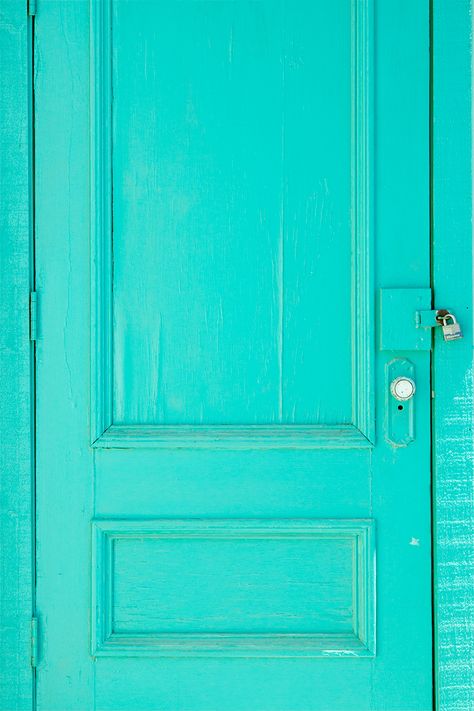 Turquoise Aesthetic, Turquoise Door, California Road Trip, Vert Turquoise, Studio Diy, California Travel Road Trips, Shades Of Turquoise, Aqua Turquoise, Bleu Turquoise